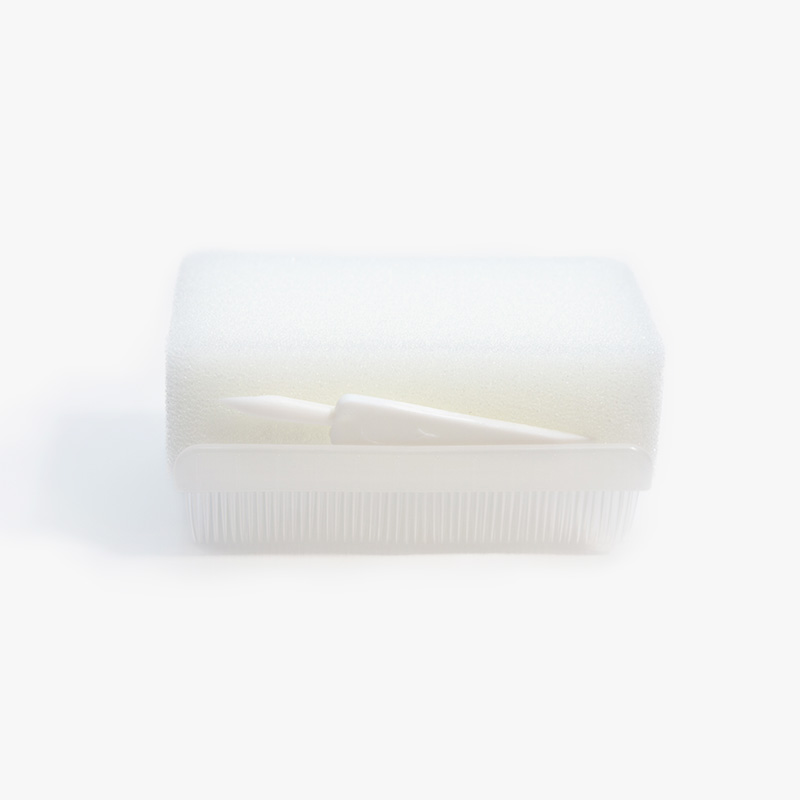 CC021 - Dry Scrub brush with Nail Cleaner