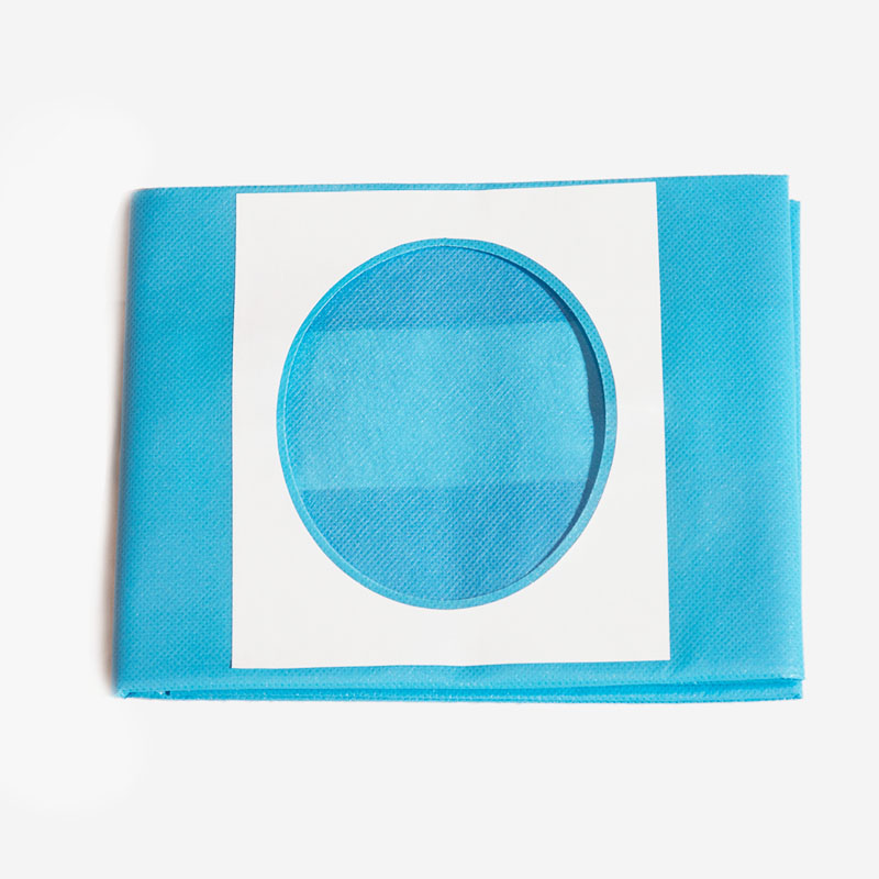 SD018 – 1_2 Patient Drape (70 x 100cm) with Adhesive Oval Fenestration (10 x 12cm)